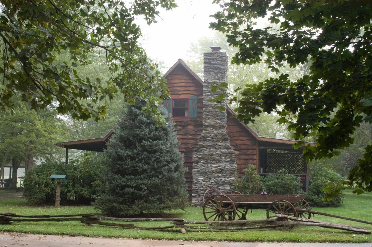 Hotel Mountain Springs Cabins Candler Exterior foto