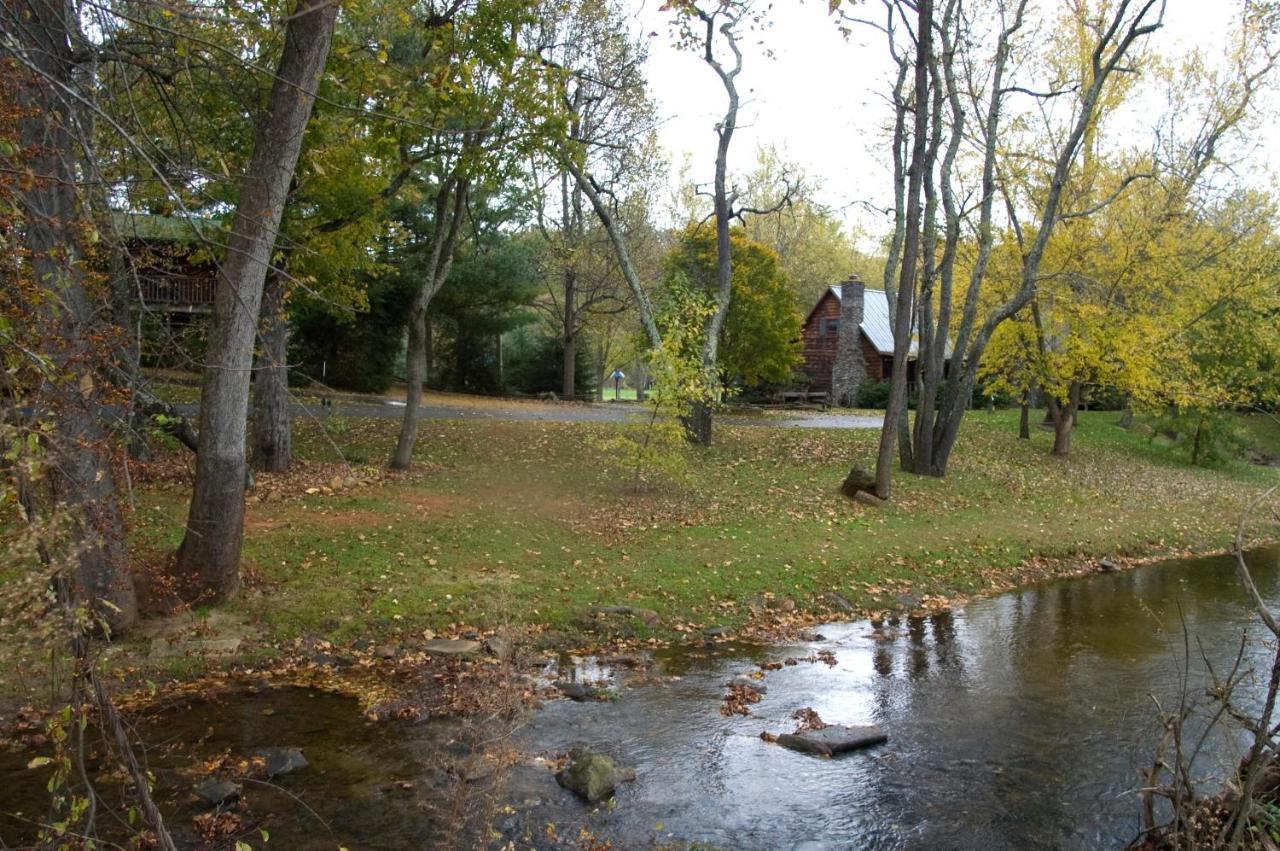 Hotel Mountain Springs Cabins Candler Exterior foto